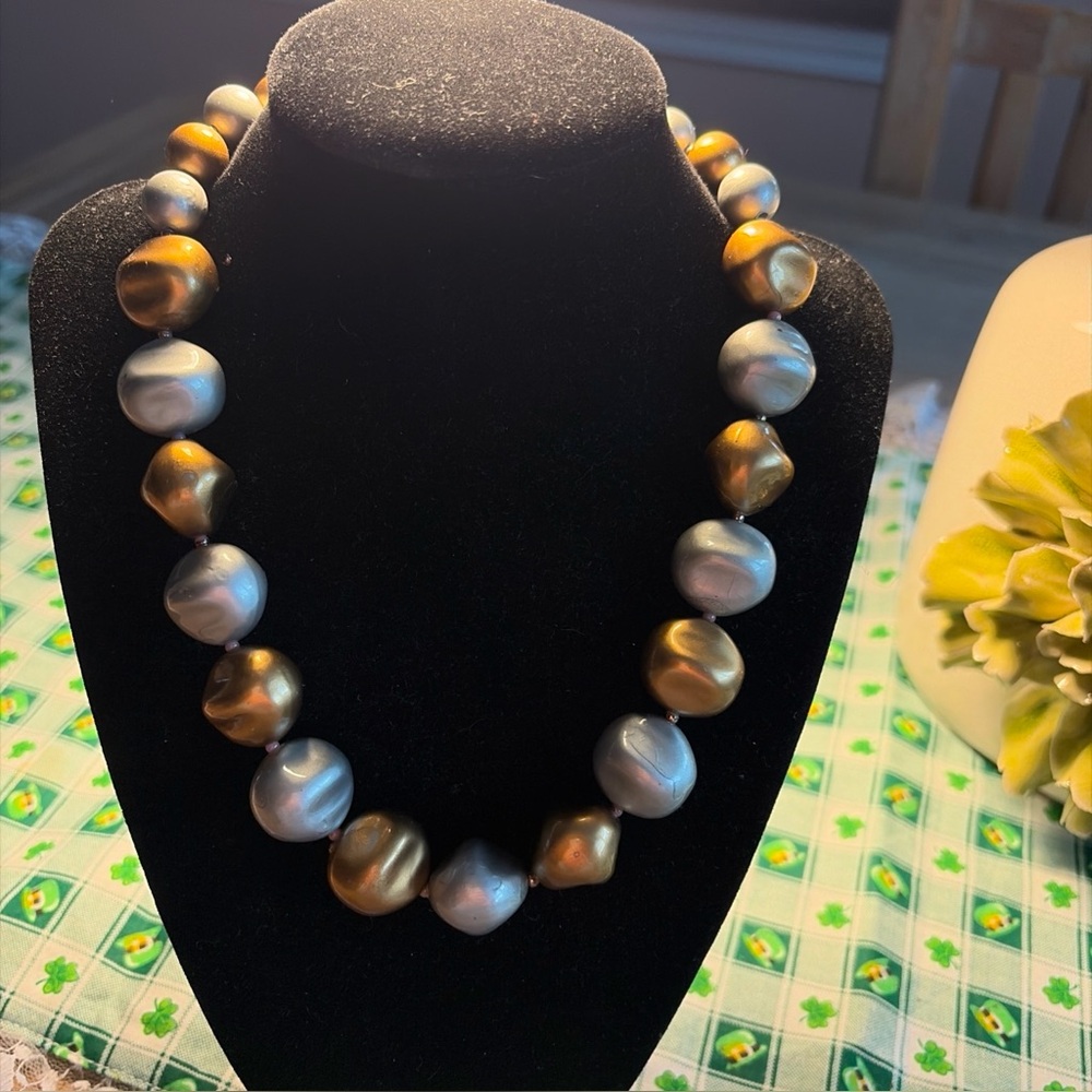 Vintage Elegant Gold and Silver Beaded Necklace